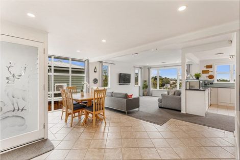 Photo of property in 91 Don Buck Road, Massey, Auckland, 0614