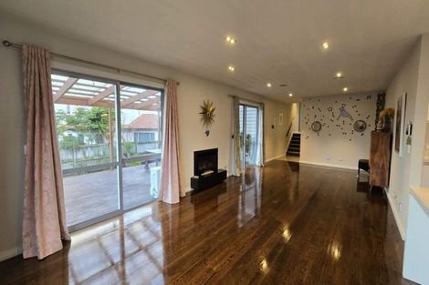 Photo of property in 34 Leburn Crescent, Flat Bush, Auckland, 2016