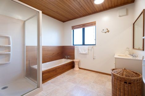 Photo of property in 6 Montrose Grove, Churton Park, Wellington, 6037