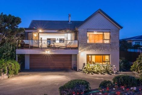 Photo of property in 82 Marine Parade, Paraparaumu Beach, Paraparaumu, 5032