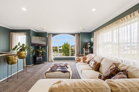 Photo of property in 11 Carpentras Way, Nukuhau, Taupo, 3330