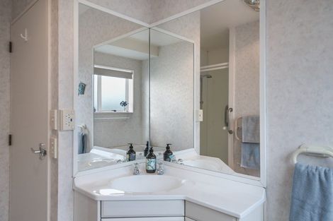 Photo of property in 25f3- Lane Street, Wallaceville, Upper Hutt, 5018