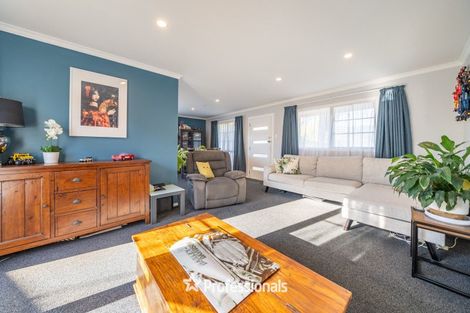 Photo of property in 33 Fenchurch Grove, Stokes Valley, Lower Hutt, 5019
