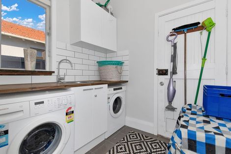 Photo of property in 64 Cumnor Terrace, Woolston, Christchurch, 8023