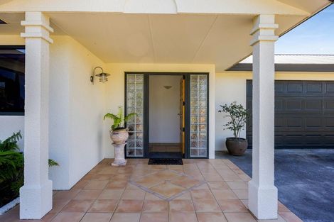 Photo of property in 15 Rod Syme Place, Hawera, 4610