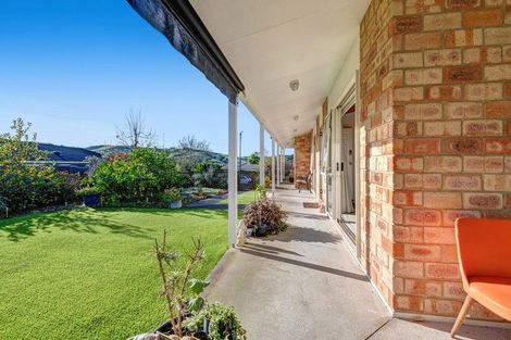 Photo of property in 72 Cabeleigh Drive, Helensville, 0800