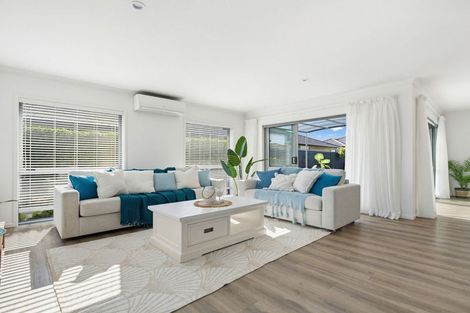 Photo of property in 30 Harding Drive, Papamoa Beach, Papamoa, 3118