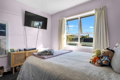 Photo of property in 37 Kawaha Point Road, Fairy Springs, Rotorua, 3015