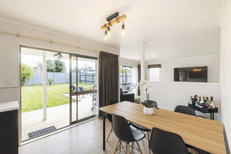 Photo of property in 50 John F Kennedy Drive, Milson, Palmerston North, 4414