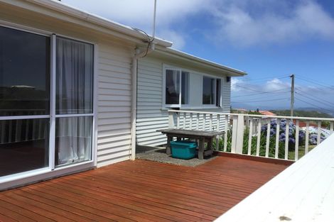 Photo of property in 41 Salford Street, Newlands, Wellington, 6037