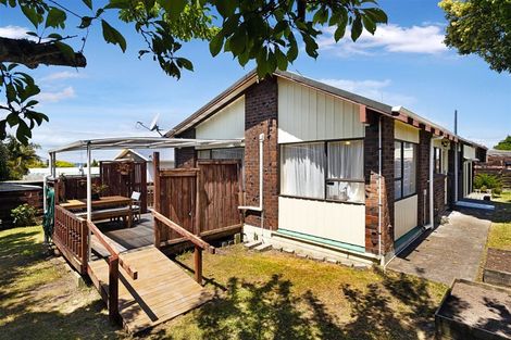 Photo of property in 86 Roberts Road, Te Atatu South, Auckland, 0610