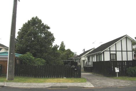 Photo of property in 2/23 Tonkin Drive, Sunnynook, Auckland, 0620