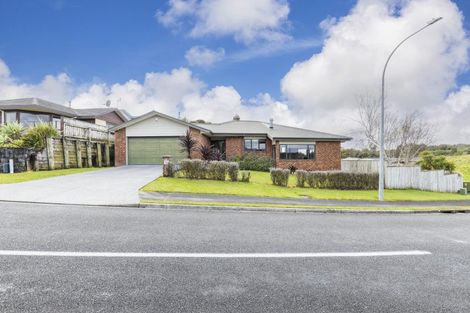 Photo of property in 5 Rotokare Crescent, Whalers Gate, New Plymouth, 4310