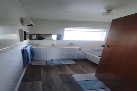 Photo of property in 13 Mccall Place, Opaheke, Papakura, 2113