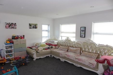 Photo of property in 17 Cresswell Place, Johnsonville, Wellington, 6037