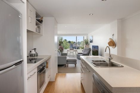 Photo of property in 202/332 Maunganui Road, Mount Maunganui, 3116