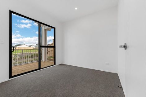 Photo of property in 11 Cronshaw Road, Karaka, Papakura, 2113