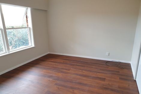 Photo of property in 2/59 Ayton Drive, Totara Vale, Auckland, 0629