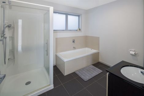 Photo of property in 19a Comber Place, Johnsonville, Wellington, 6037