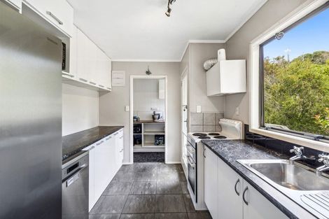 Photo of property in 17 Jenanne Place, Totara Vale, Auckland, 0629