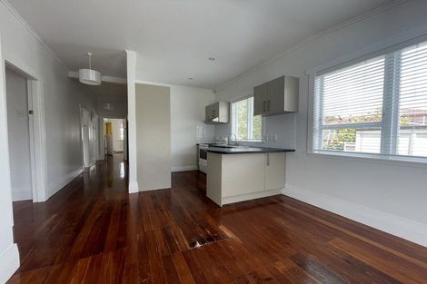 Photo of property in 29a Miro Street, New Lynn, Auckland, 0600