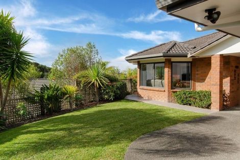 Photo of property in 22 Helen Ryburn Place, Torbay, Auckland, 0630