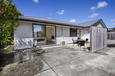 Photo of property in 3/221 Edgeware Road, Edgeware, Christchurch, 8013
