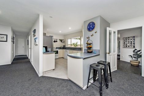 Photo of property in 18 Queen Street, Coalgate, 7673