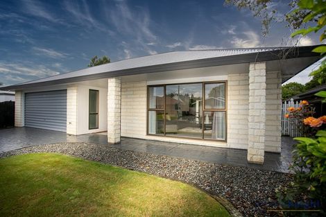 Photo of property in 90 Regency Crescent, Redwood, Christchurch, 8051