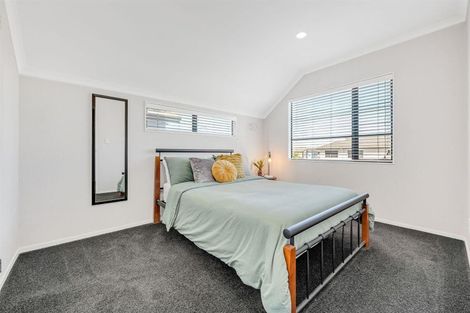 Photo of property in 14 Heidi Crescent, Flat Bush, Auckland, 2016