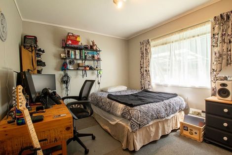 Photo of property in 1/327 Bucklands Beach Road, Bucklands Beach, Auckland, 2012