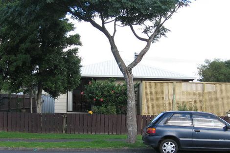 Photo of property in 24 Compass Place, Te Atatu Peninsula, Auckland, 0610