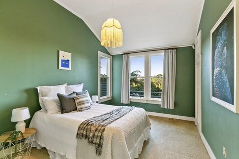 Photo of property in 61 Garden Road, Northland, Wellington, 6012