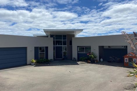 Photo of property in 9 Caughley Grove, Karori, Wellington, 6012