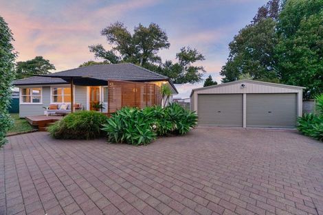 Photo of property in 42 Hereford Street, Te Atatu Peninsula, Auckland, 0610