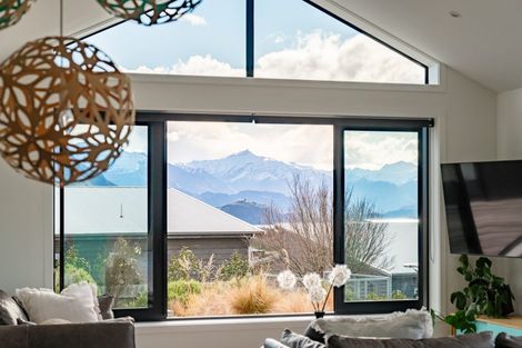 Photo of property in 39 Farrant Drive, Wanaka, 9305