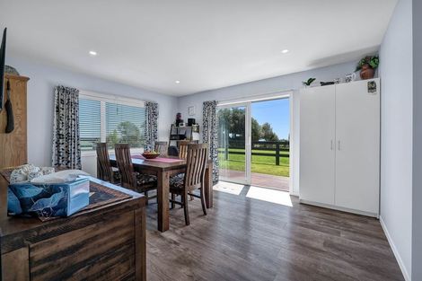 Photo of property in 43 Carrs Road, Urenui, 4377