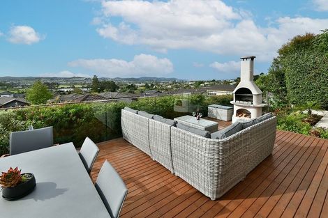 Photo of property in 9 Seagate Place, Red Beach, 0932