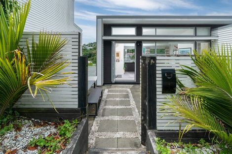 Photo of property in 20 Tiketike Way, Brooklyn, Wellington, 6021