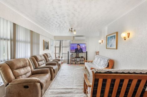 Photo of property in 43 Mckean Avenue, Manurewa, Auckland, 2102