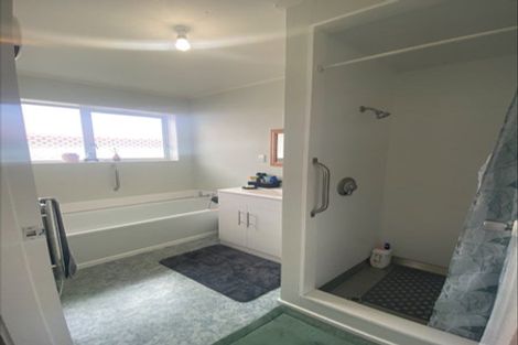 Photo of property in 36a Chamberlain Road, Karori, Wellington, 6012