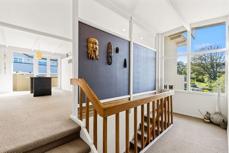 Photo of property in 1/1 Jeanette Place, Mairangi Bay, Auckland, 0630