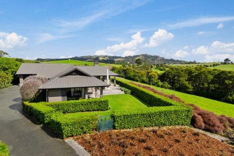 Photo of property in 167 Cape Rodney Road, Leigh, 0985