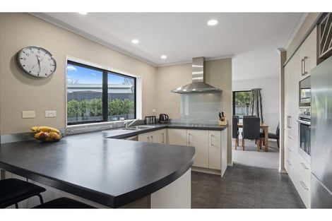 Photo of property in 7 Thornlea Grove, Waiuku, 2123