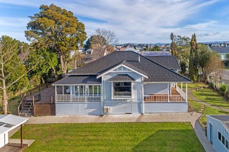 Photo of property in 2 Cobden Street, Gisborne, 4010
