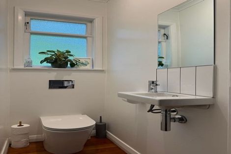 Photo of property in 41 Lincoln Avenue, Tawa, Wellington, 5028