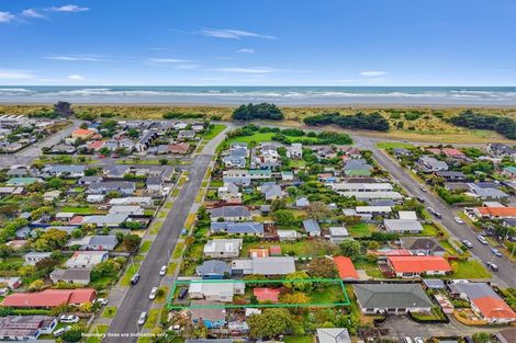 Photo of property in 47 Shackleton Street, New Brighton, Christchurch, 8061