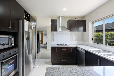 Photo of property in 8 Riverglade Parkway, Te Atatu South, Auckland, 0610