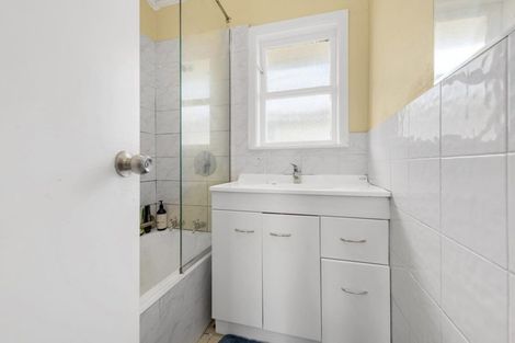 Photo of property in 1 Robyn Place, Mangere East, Auckland, 2024