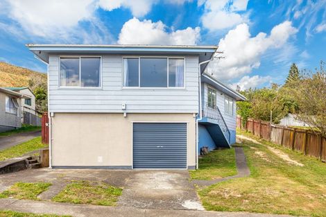 Photo of property in 46 Arahura Crescent, Waitangirua, Porirua, 5024